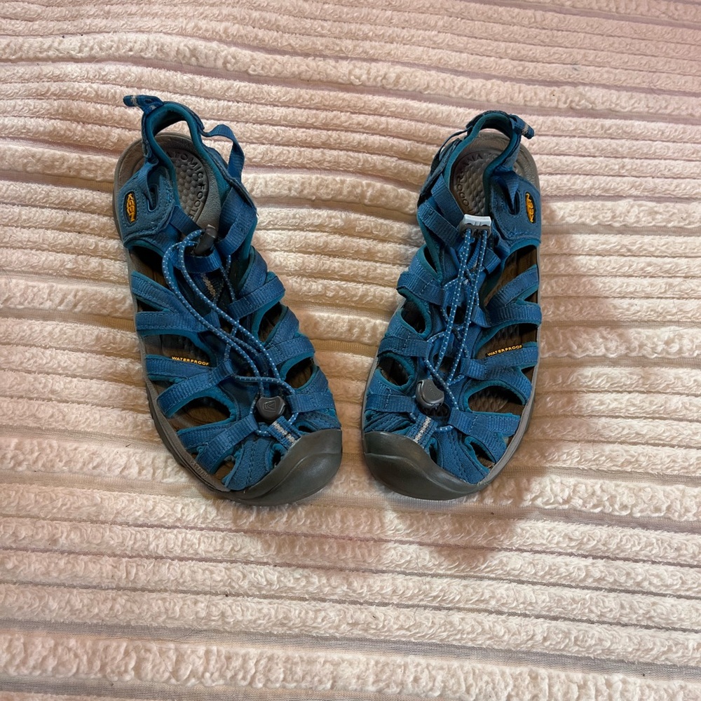 KEEN sandals in a pretty teal color